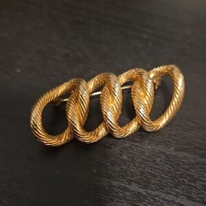 Vintage Gold Tone Twisted Rope Brooch By MONET